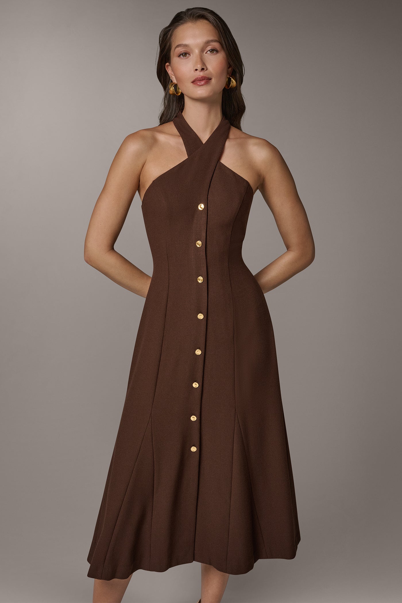 SLEEVELESS CROSS-FRONT MIDI HALTER DRESS