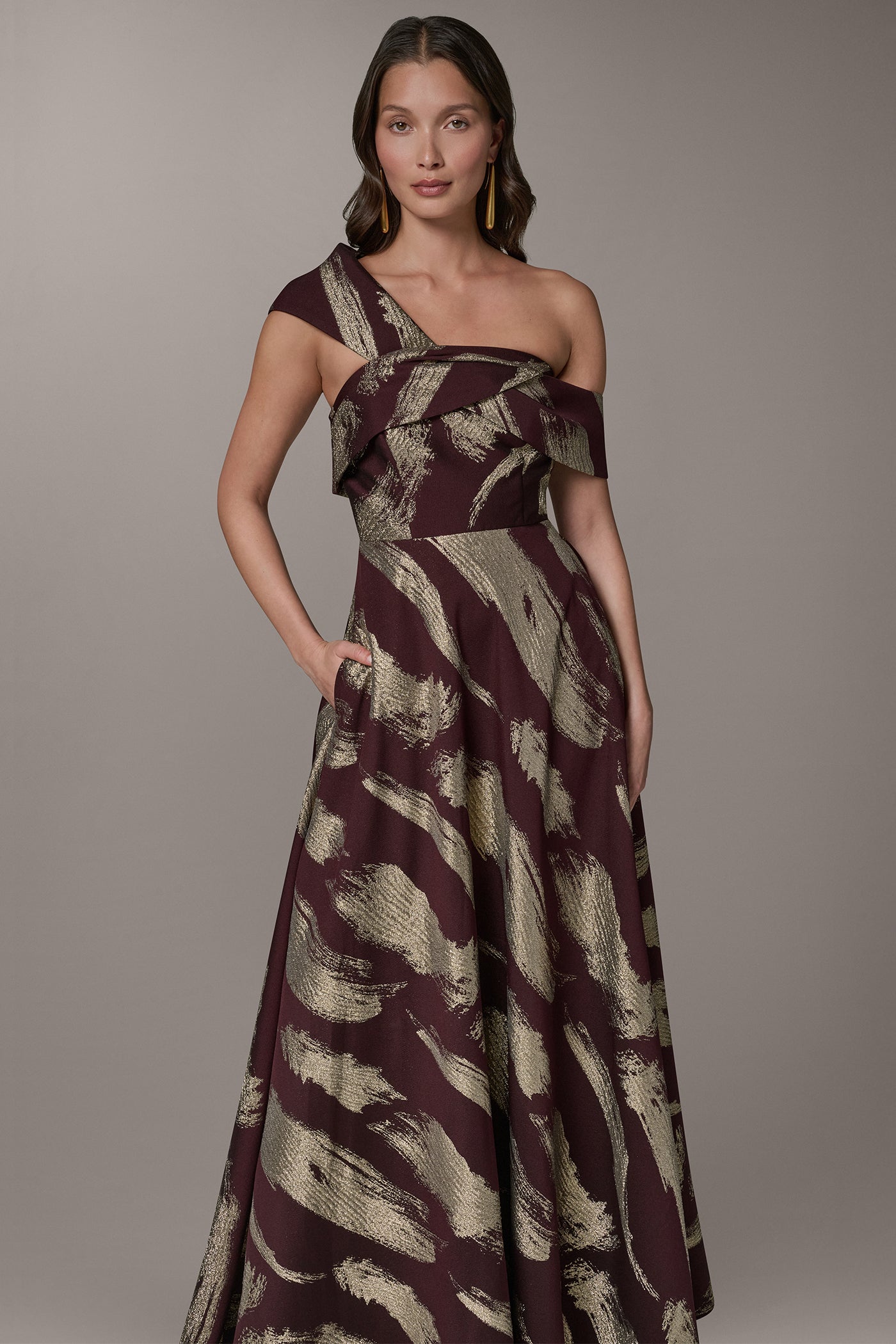 ONE SHOULDER METALLIC BRUSHTROKE GOWN