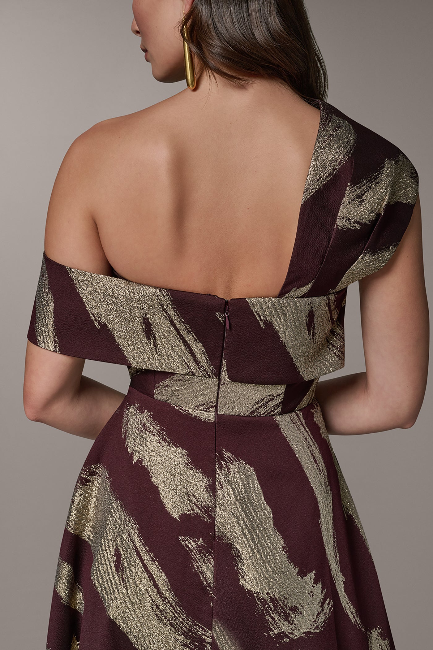 ONE SHOULDER METALLIC BRUSHTROKE GOWN