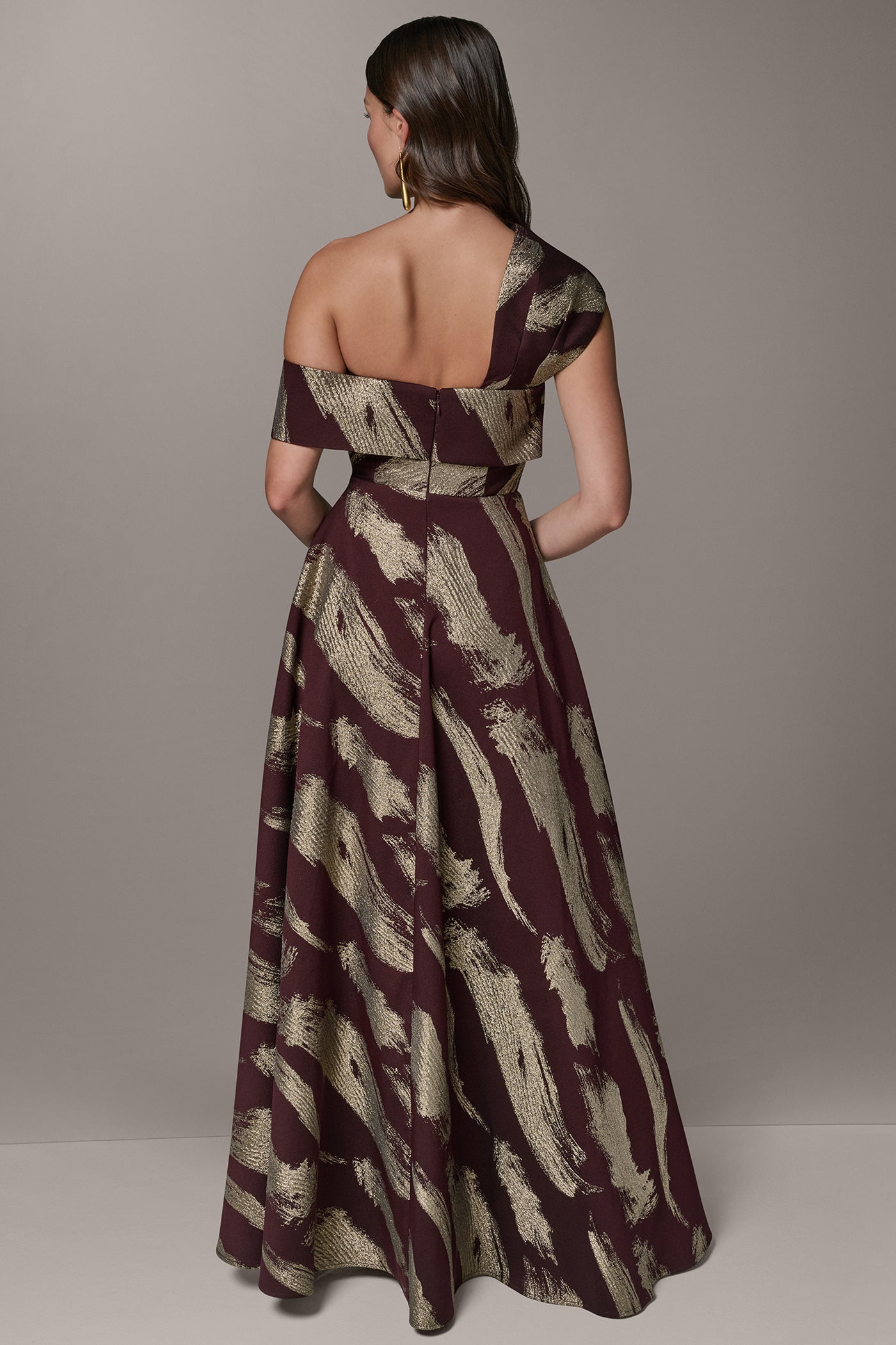 ONE SHOULDER METALLIC BRUSHTROKE GOWN