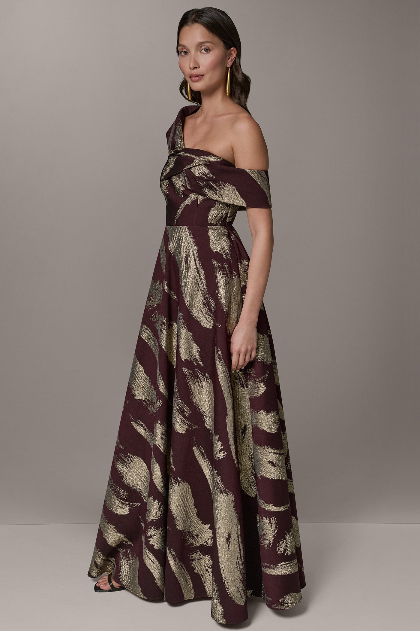 ONE SHOULDER METALLIC BRUSHTROKE GOWN